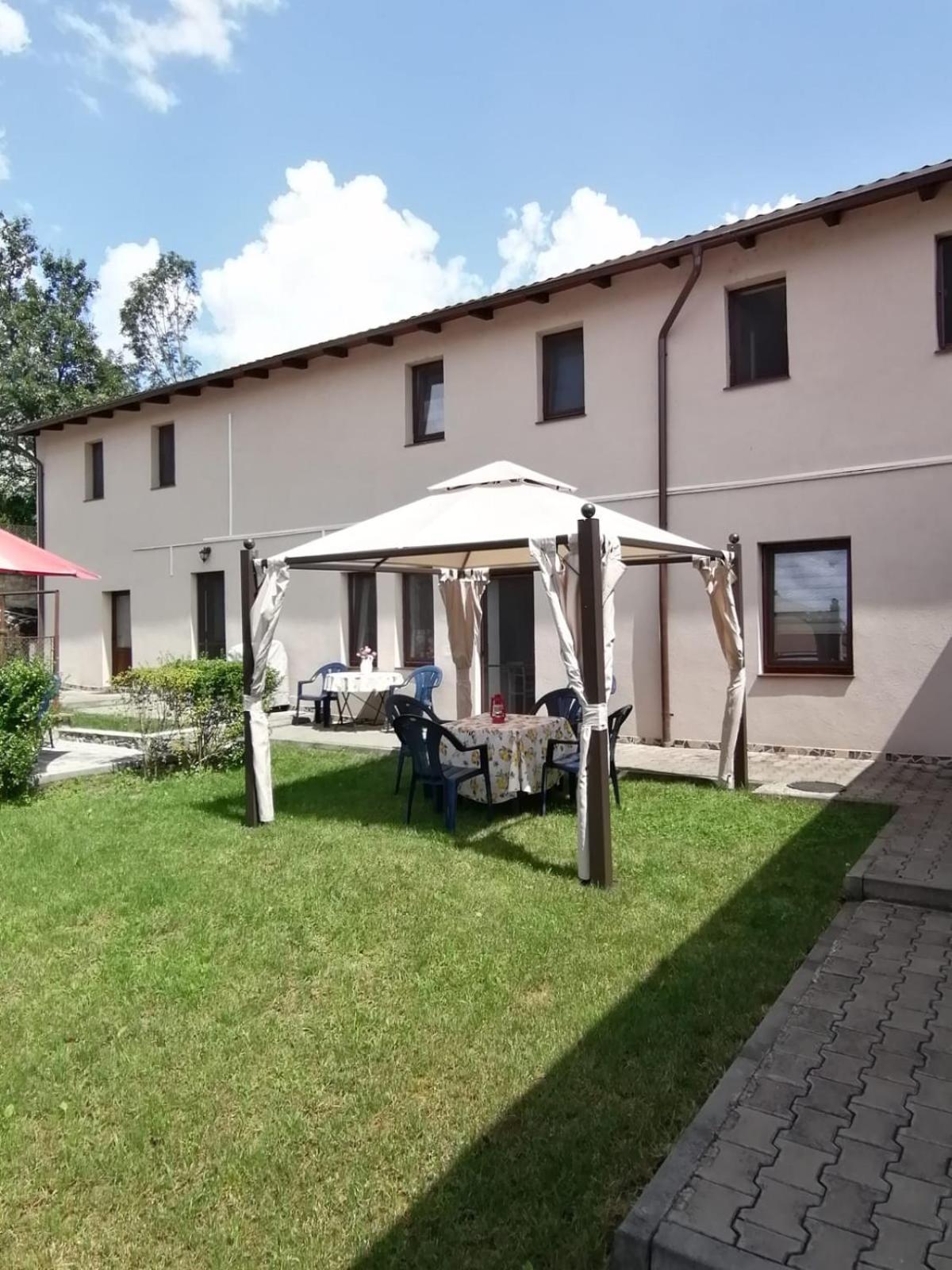 Casa Bunicii Sasca Montană Exterior foto